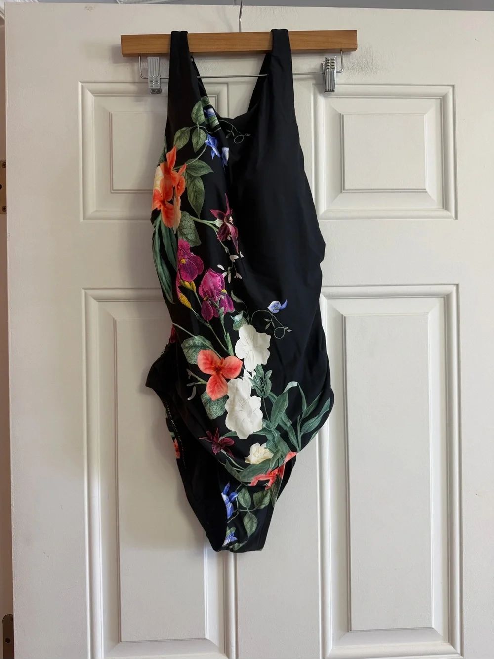Jantzen One Piece Swimsuit Molded Cups Adjustable Straps Sz 14 NWT